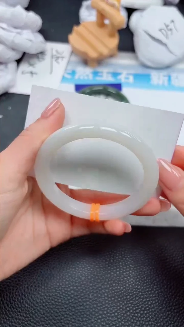 【闪购商品】和田玉手镯未镶嵌444