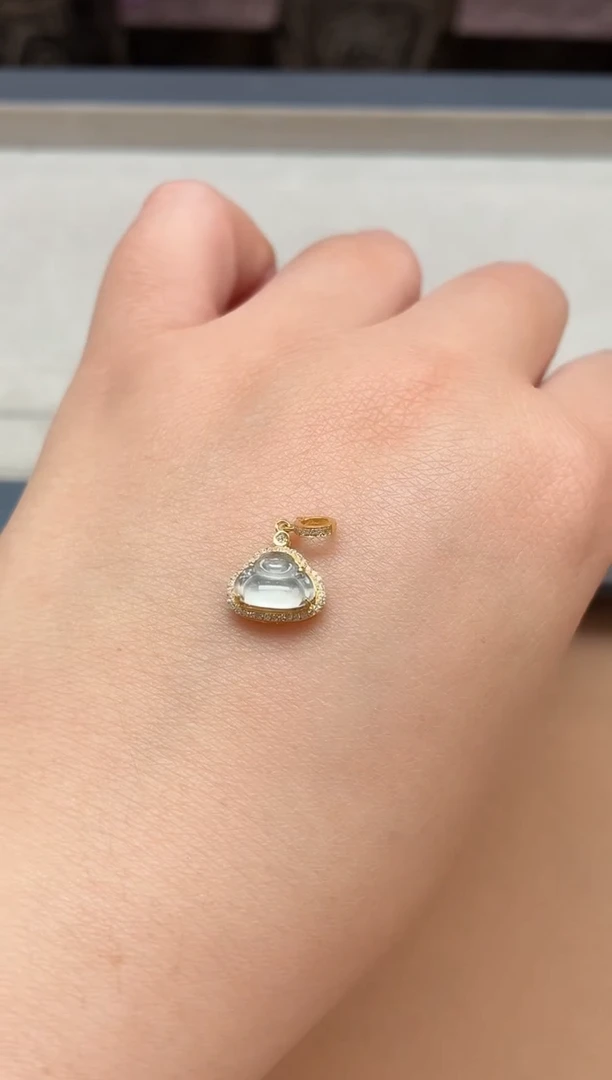 颈饰18K金镶嵌翡翠挂件