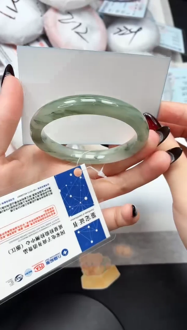 未镶嵌手镯石英质玉128/飘花56.6