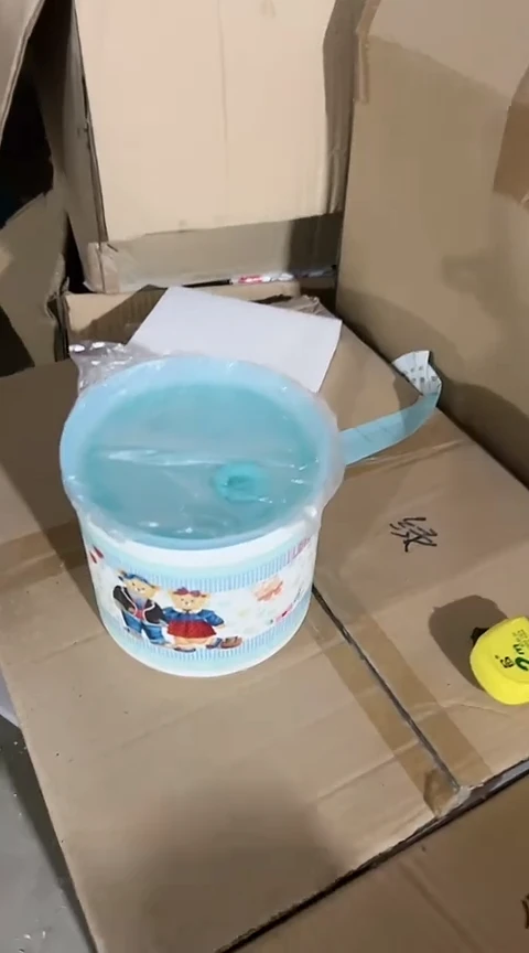 瑕疵维尼熊大圆罐子