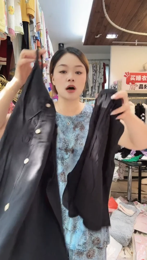 纯黑吊带短裤防凸点（详情听主播讲解）