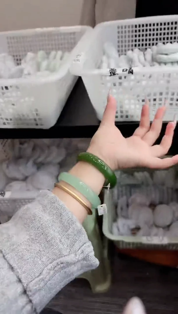 未镶嵌手镯石英质玉287-60.4