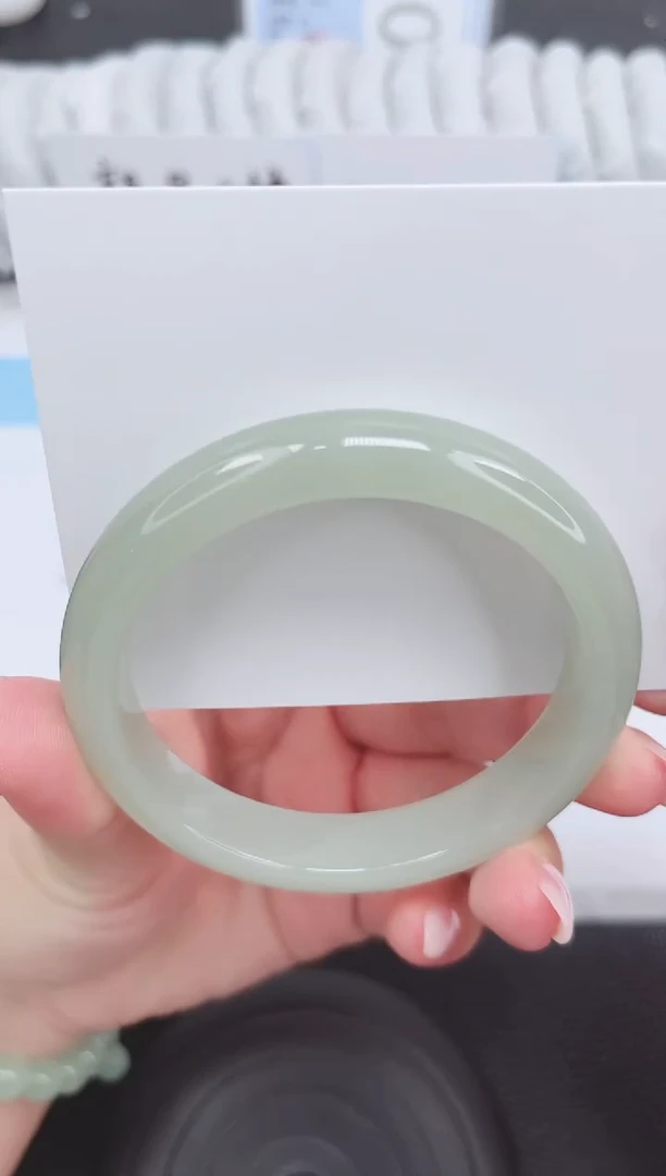 未镶嵌手镯石英质玉4-