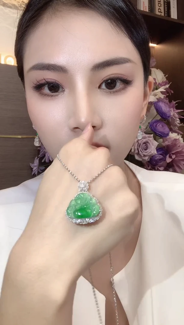 吊坠(不含链)18K金镶嵌翡翠C27