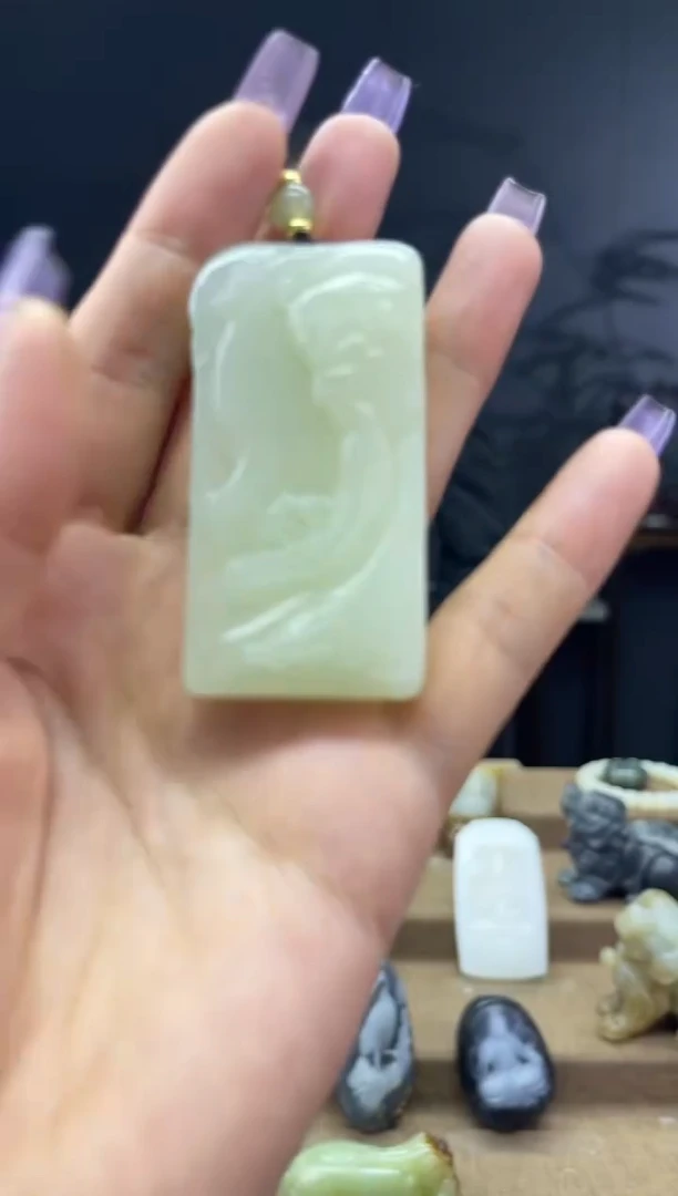 颈饰未镶嵌和田玉1