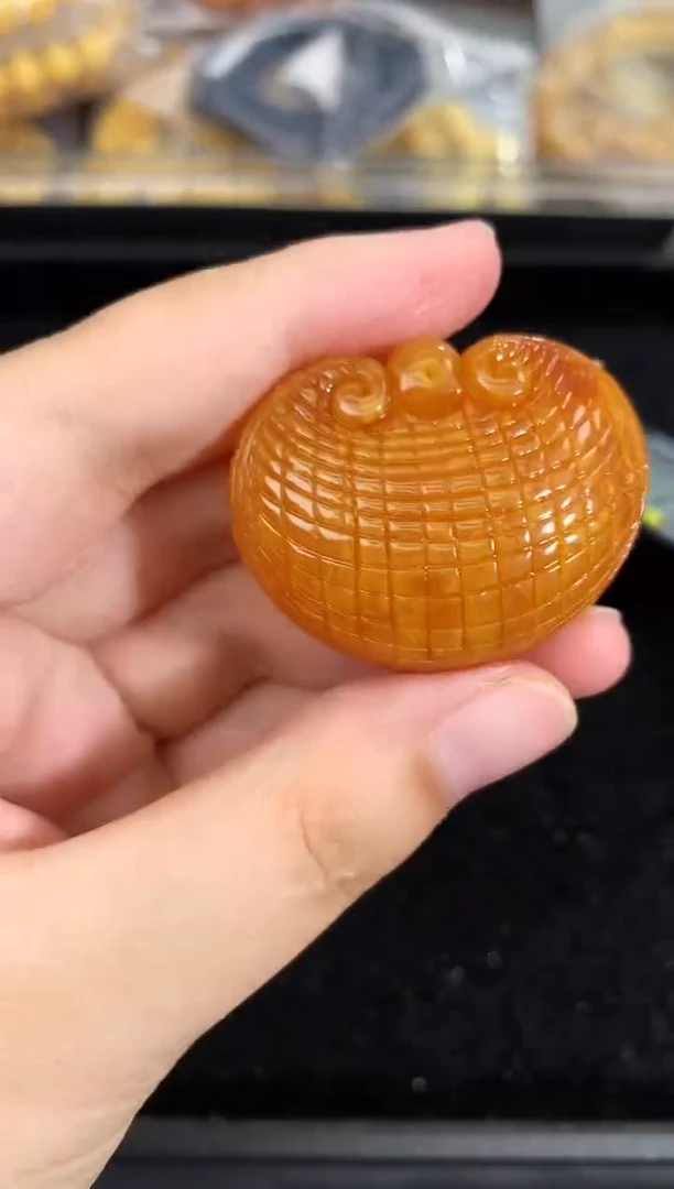 蜜蜡未镶嵌珠宝奇石70