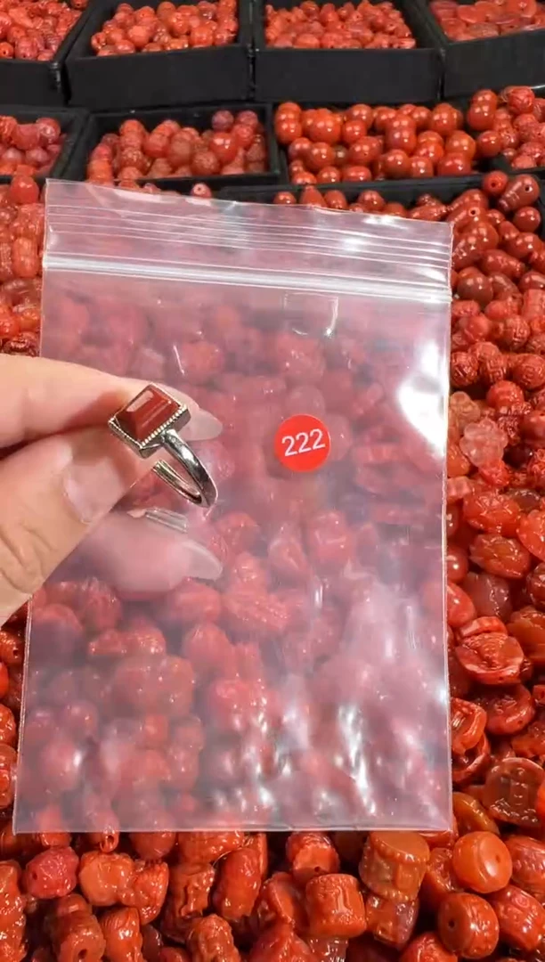 颈饰未镶嵌南红玛瑙1