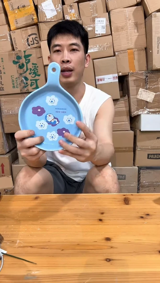 瓷片蓝色圆盘叮当猫烤盘微瑕