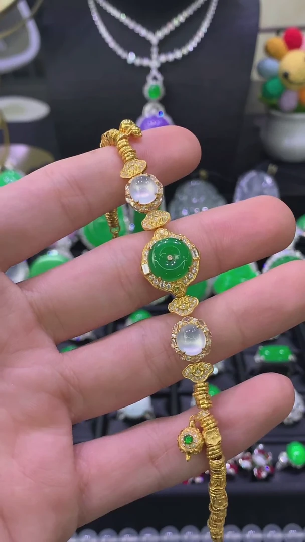 18K金镶嵌手链翡翠手链