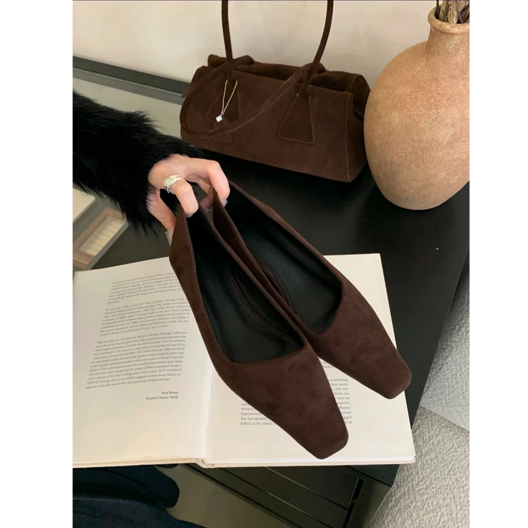 方头绒面浅口单鞋女秋季新款百搭优雅淑女粗跟浅口单鞋666-3