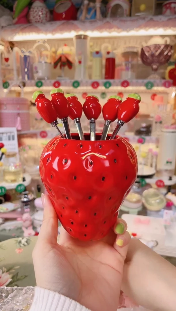【闪购商品】摆件草莓水果叉品质好，发货快，放心拍