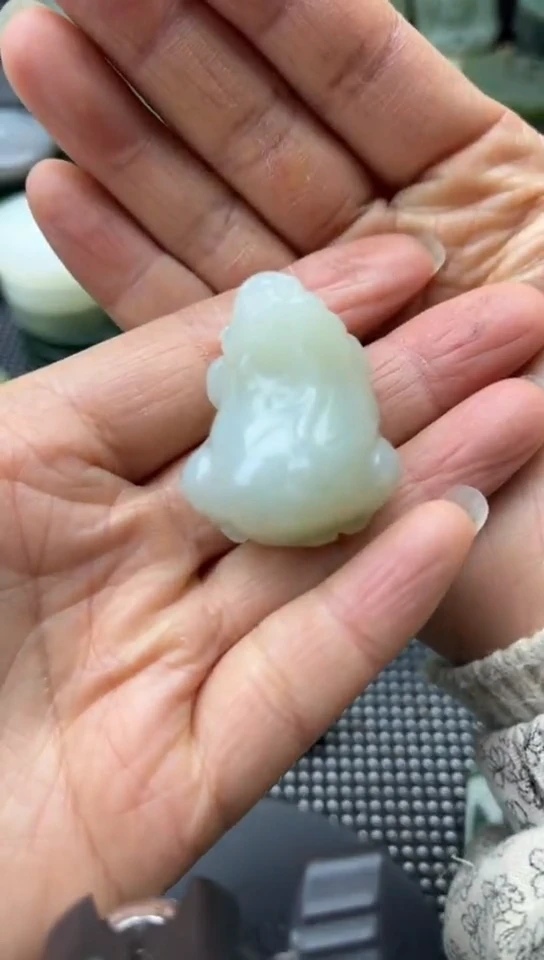 未镶嵌和田玉珠宝半成品貔貅