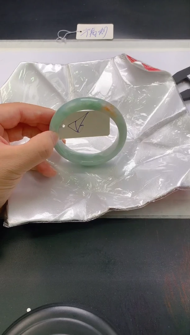 翡翠手镯未镶嵌142