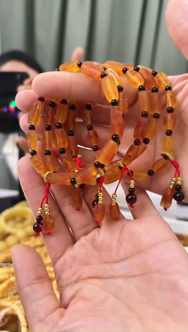 【闪购商品】琥珀手链未镶嵌蜜蜡手串多样性发其中一件
