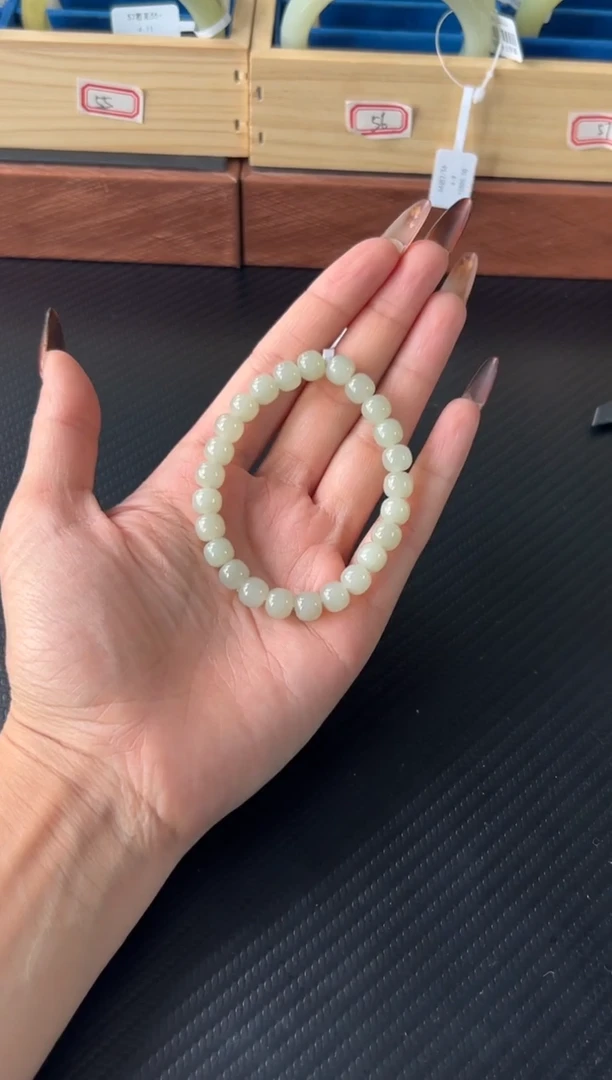 未镶嵌手串和田玉初*…且末近矿微色差卡7*8