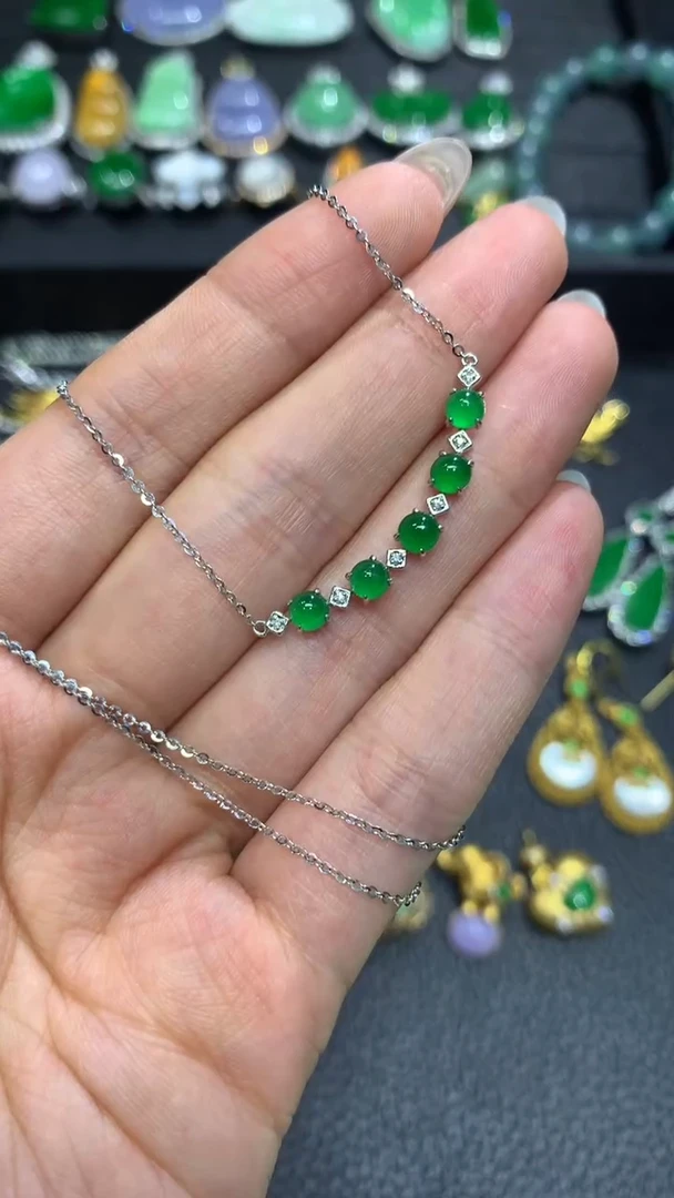 翡翠18K金镶嵌吊坠(赠链)2团购