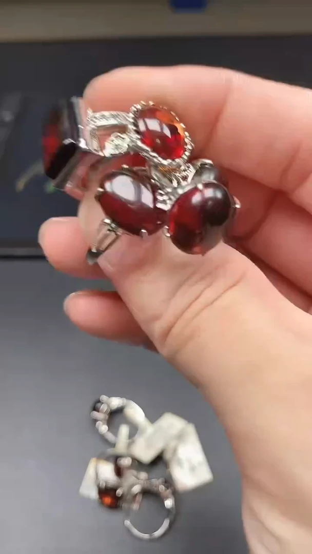 珐琅非金属缅甸血魄戒指