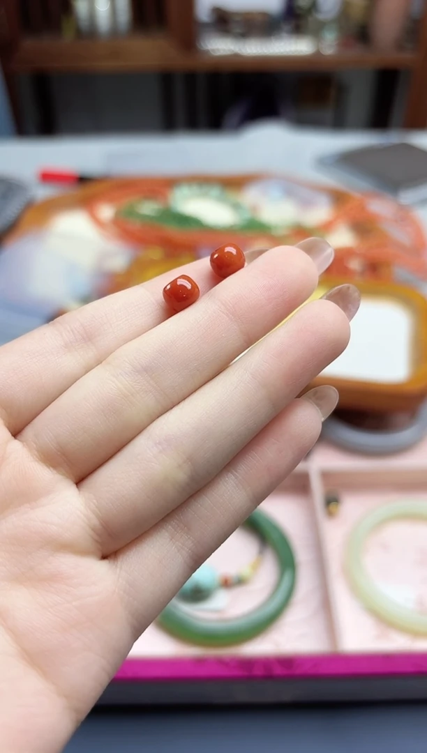 未镶嵌南红玛瑙挂件南红老型配饰6*7mm一对GW
