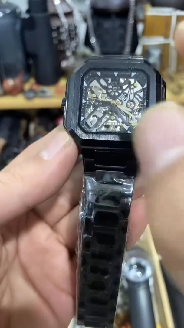 瓷片闪购商品 如图所示