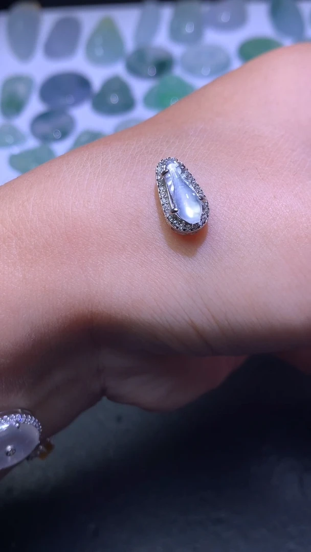 颈饰未镶嵌翡翠净货