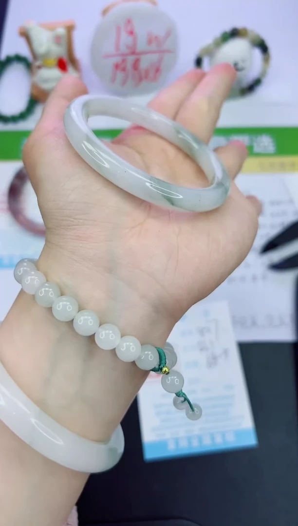 【闪购商品】石英质玉手镯未镶嵌827-57.1