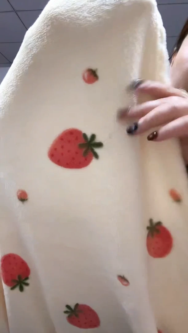 法兰绒1.8X2左右尺寸，材质以主播介绍为准