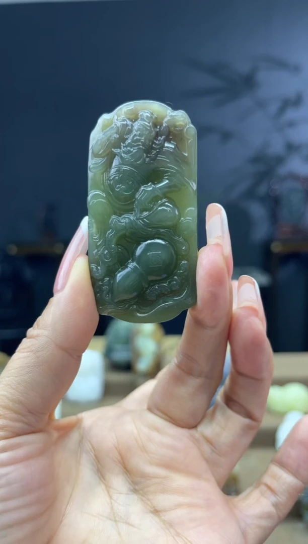 颈饰未镶嵌和田玉1