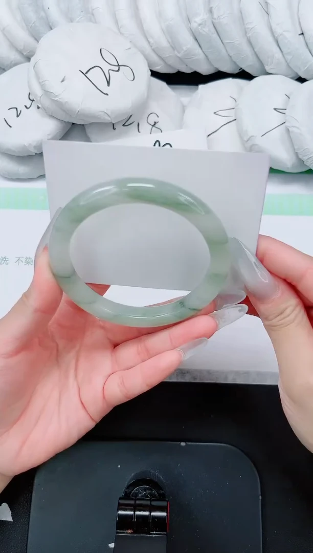 石英质玉手镯未镶嵌32-62