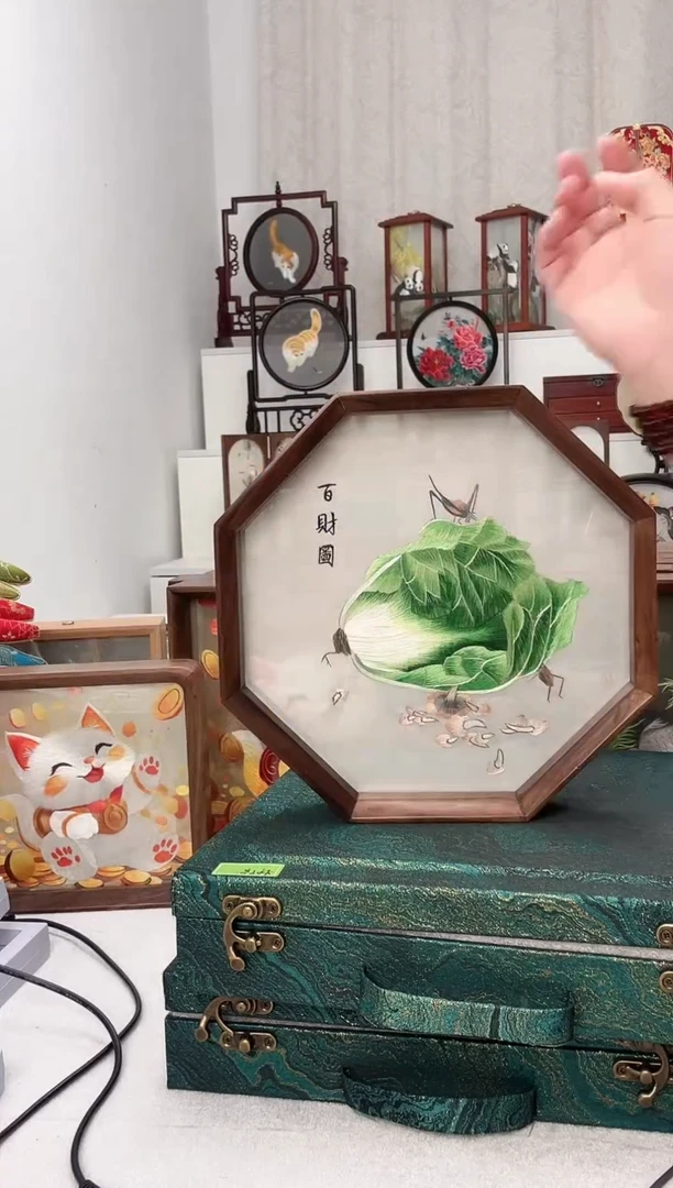 扇子苏绣作品手工摆台