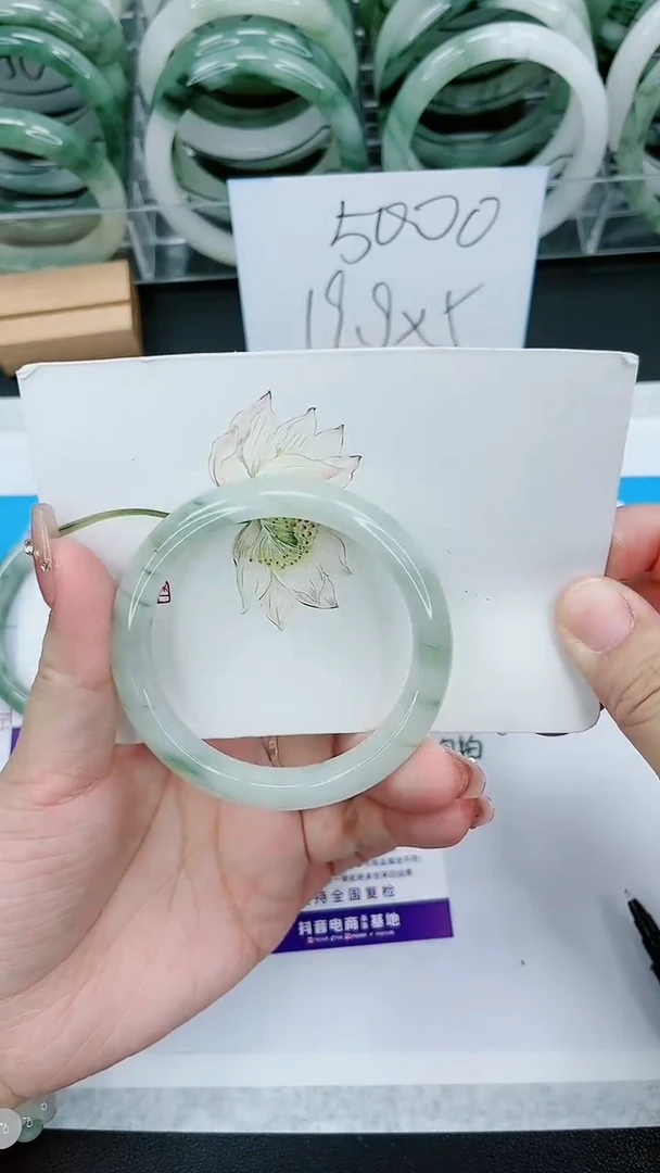 【闪购商品】石英质玉手镯未镶嵌156号/53-54圈