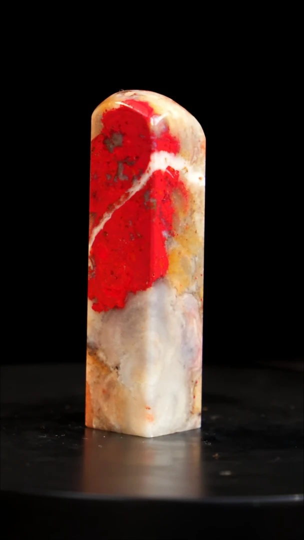 鸡血石瓷白鸡血石