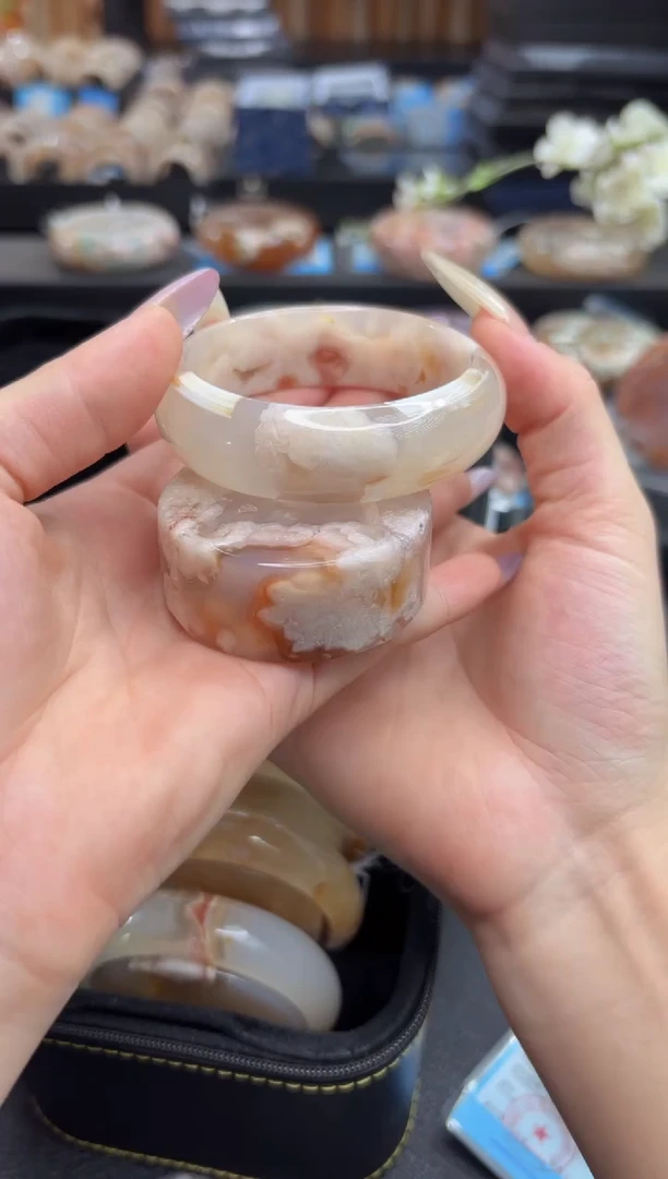 未镶嵌手镯石英质玉A88(52圈赠送镯心)