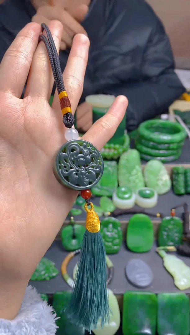 颈饰未镶嵌和田玉1