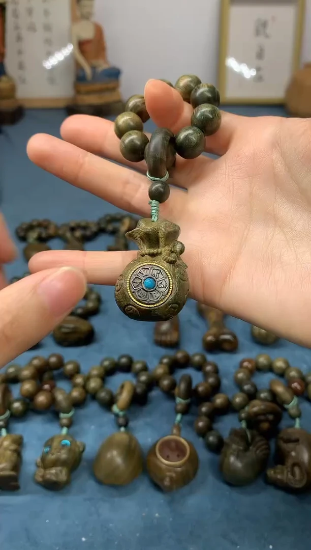 【闪购商品】维腊木（绿檀）把件赚钱袋 盘玩件