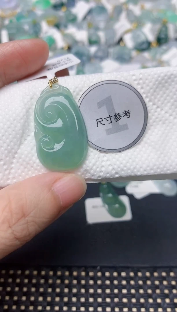 颈饰18K金镶嵌翡翠天然缅甸A货翡翠