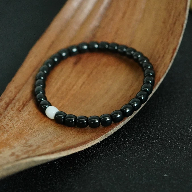 【天天专属】和田玉直切手串5.5+ EU122001