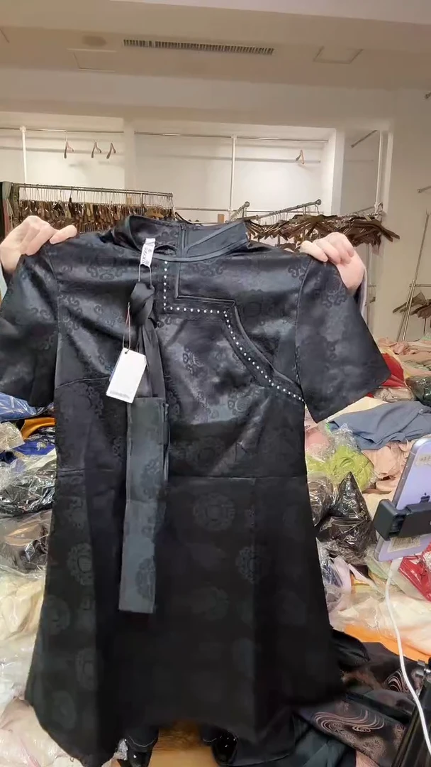 连衣裙       XL码      115-125斤