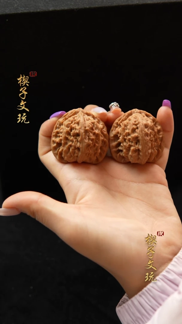 把件文玩核桃三角白40mm