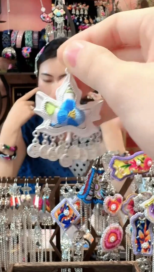织绣云织谣民族风精美饰品   432