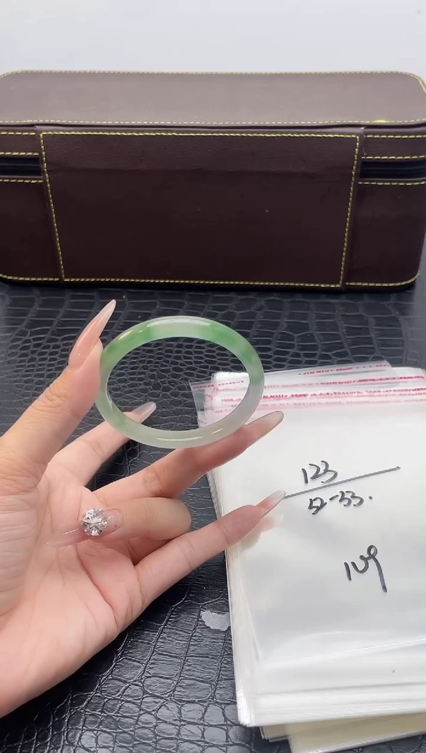 123手镯所见即所得拍啥发啥