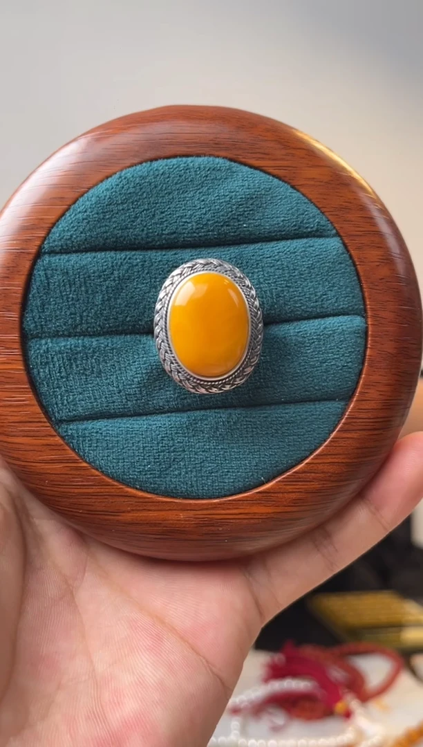 【闪购商品】蜜蜡戒指银S925镶嵌噶玛家