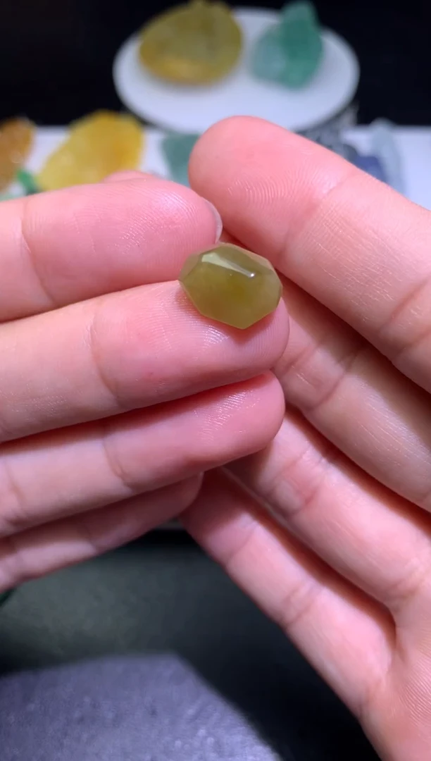 定制翡翠未镶嵌毛货