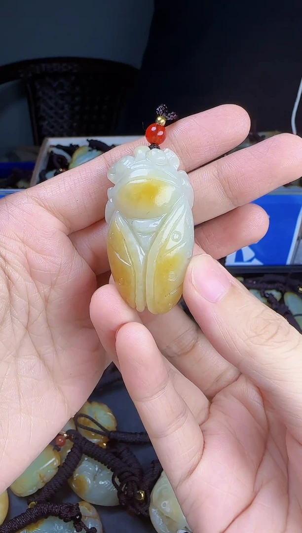 和田玉未镶嵌颈饰1