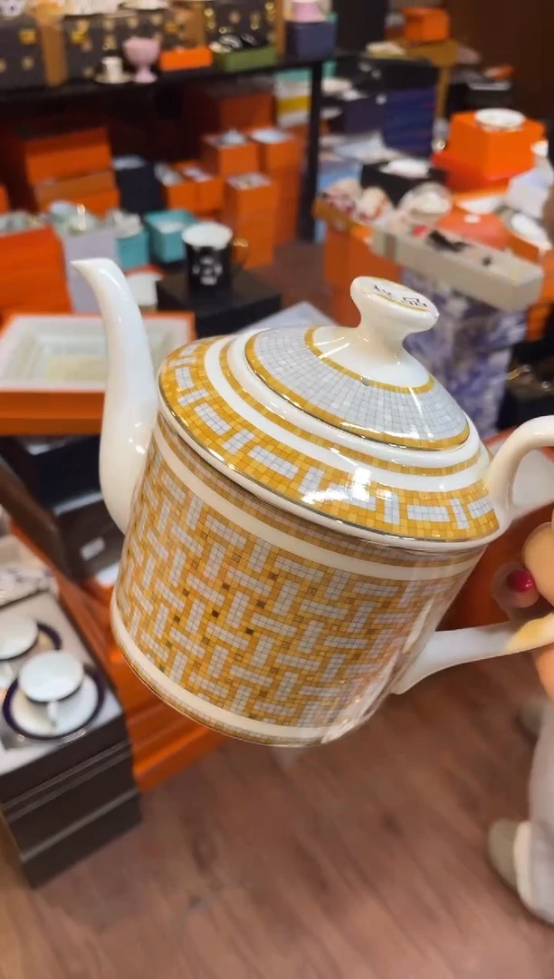 杯鸿辉家品牌瓷器，京东包邮！