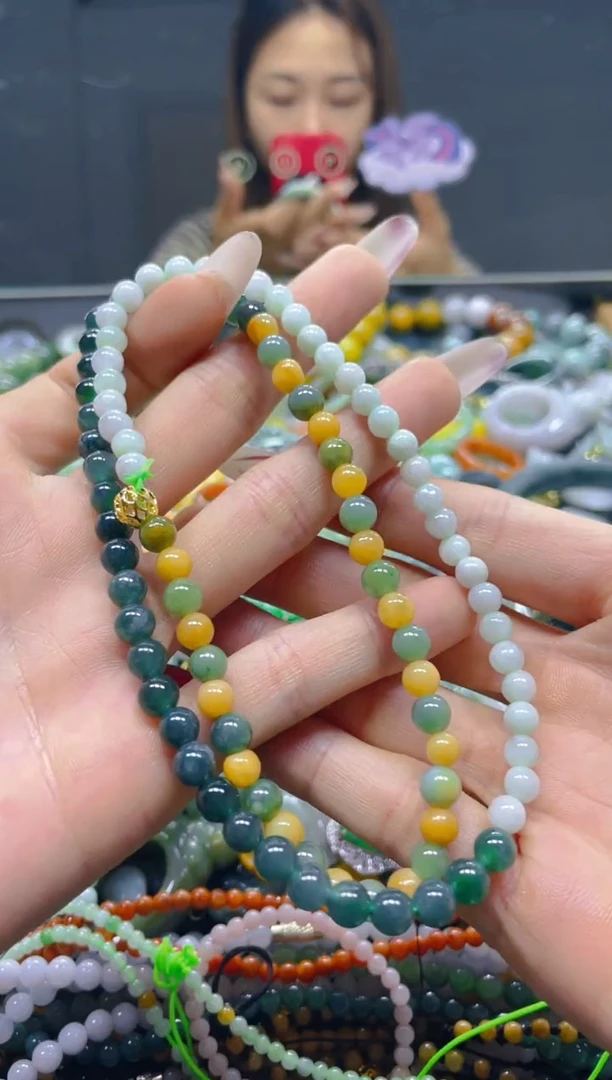 颈饰未镶嵌翡翠5MM/B/翡翠A货，一件也是批发价