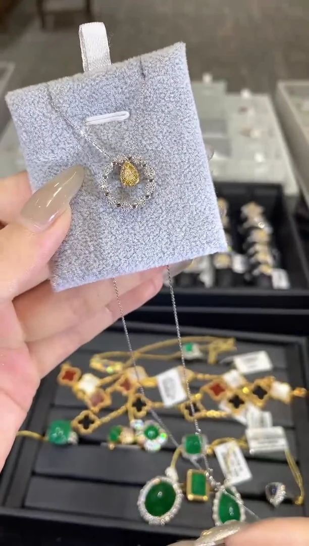 18K金镶嵌项链钻石项链  YT