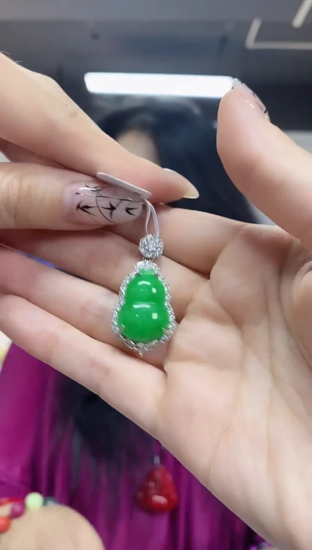 【闪购商品】翡翠吊坠(不含链)未镶嵌多样性发其一颜色微差