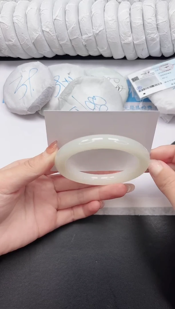 未镶嵌手镯石英质玉78-61.6FMSY