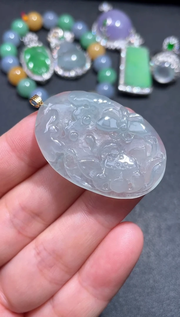 颈饰18K金镶嵌翡翠6