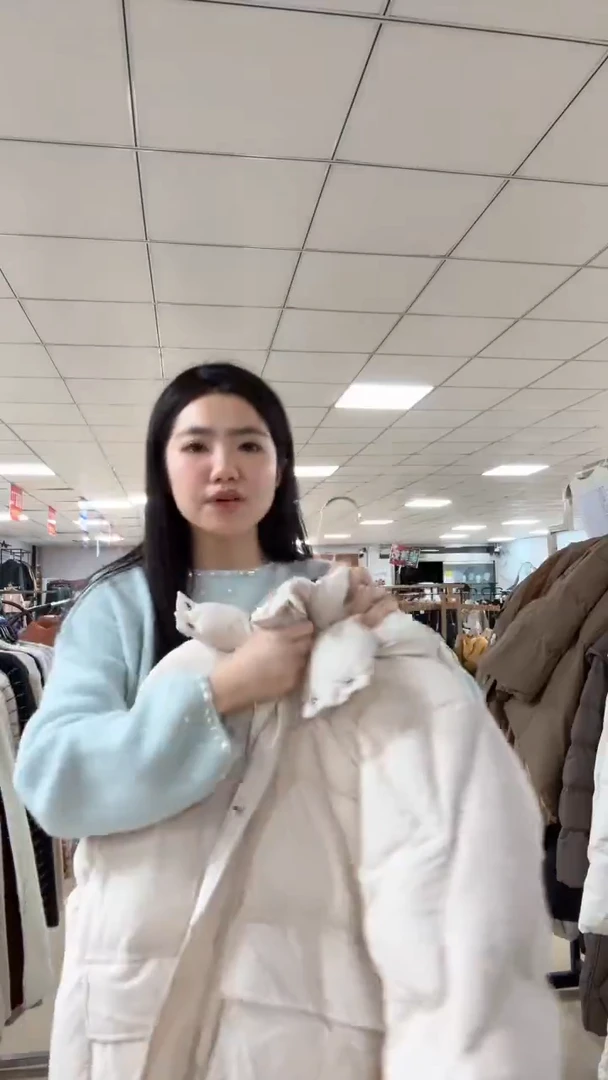 2025新款女士羽绒服